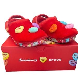 SWEETHEARTS X CROCS Size 12 W 10 M Hearts Valentines Shoes Clogs Red Fuzzy